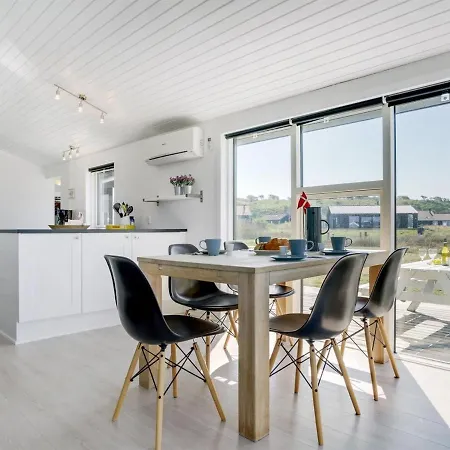 Holiday home Aviana - 175m From The Sea In Nw Jutland By Interhome