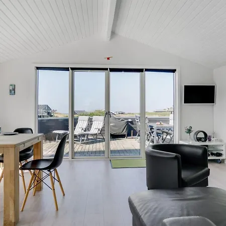 Holiday home Aviana - 175m From The Sea In Nw Jutland By Interhome